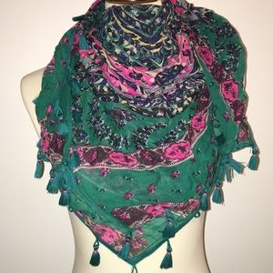Tassel Statement Scarf